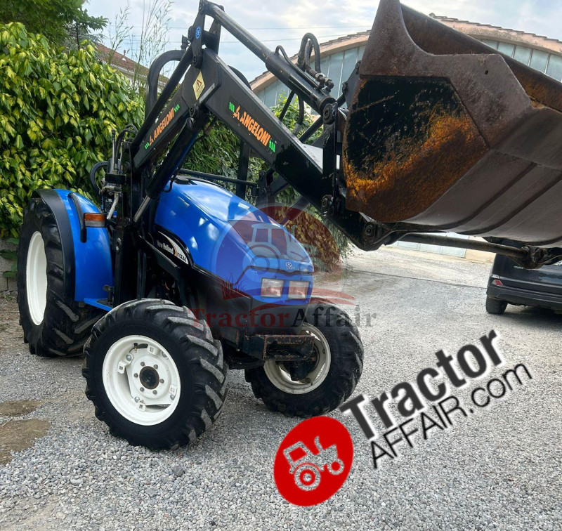 NEW HOLLAND TCE 40 CV TRATTORE USATO 4X4 CARICATORE PALA E FORCHE