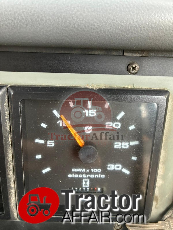 TERNA KOMATSU WB97R 4RM - photo 2