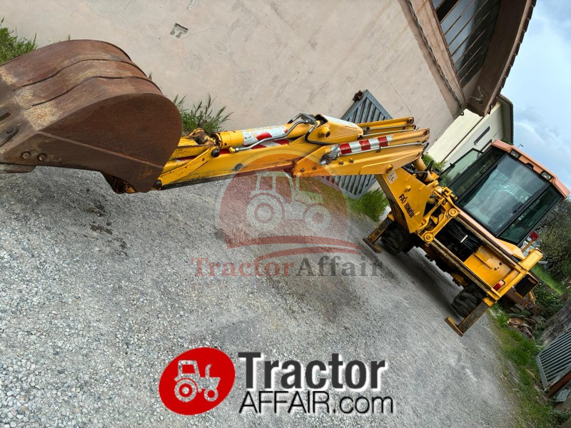 TERNA KOMATSU WB97R 4RM - photo 12